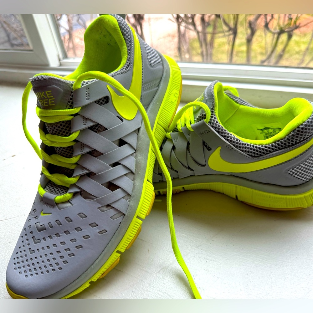 Nike Free Trainers men’s 10. Hardly worn, used excellent condition.